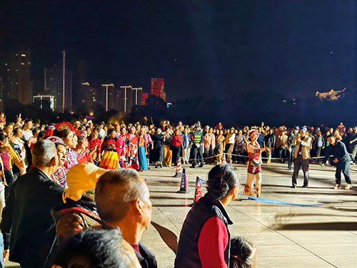 欢歌笑语庆佳节 幸福满溢玉溪城