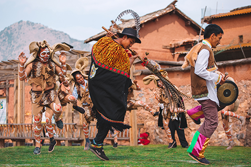 菌乡织就同心结 共绘团结幸福卷1.jpg 菌乡织就同心结 共绘团结幸福卷1.jpg