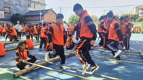 菌乡织就同心结 共绘团结幸福卷2.jpg 菌乡织就同心结 共绘团结幸福卷2.jpg