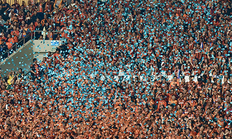 数万球迷共享周末足球盛宴