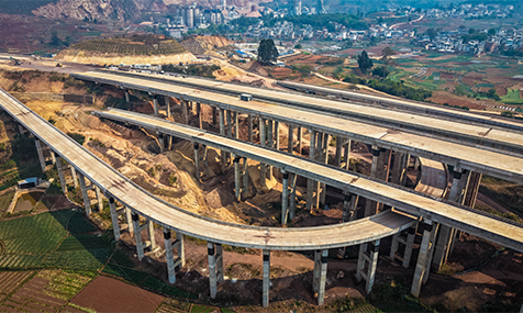 澄华高速华宁段攻坚提速 全力冲刺2027年通车目标