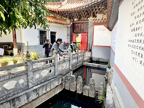 山藏古滇青铜史 泉涌温水豆腐香2.jpg