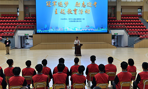 奥运冠军刘浩走进玉溪一中激励高考学子