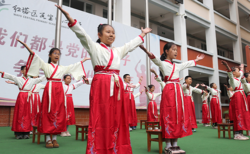 悦读启智慧 书香润童年.jpg 悦读启智慧 书香润童年.jpg