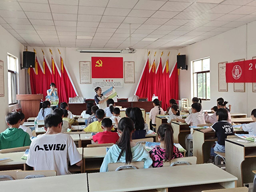 “温暖玉溪·益路童行”关爱活动走进华宁1.jpg “温暖玉溪·益路童行”关爱活动走进华宁1.jpg