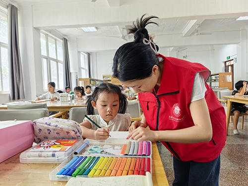 元江：暑期青少年素质拓展公益培训开展