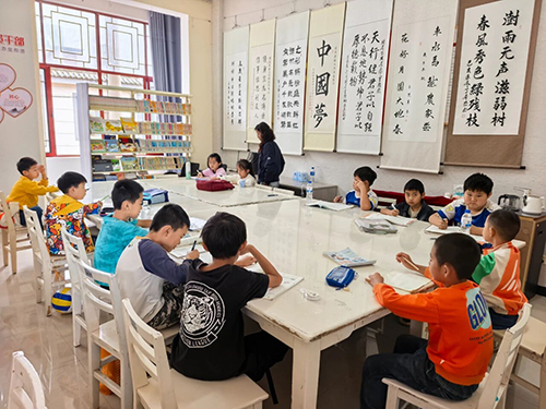 路居镇开设暑期公益托管班开班 用心守护少年儿童缤纷暑假.jpg 路居镇开设暑期公益托管班开班 用心守护少年儿童缤纷暑假.jpg