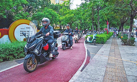 “警校家”联动护航上学路