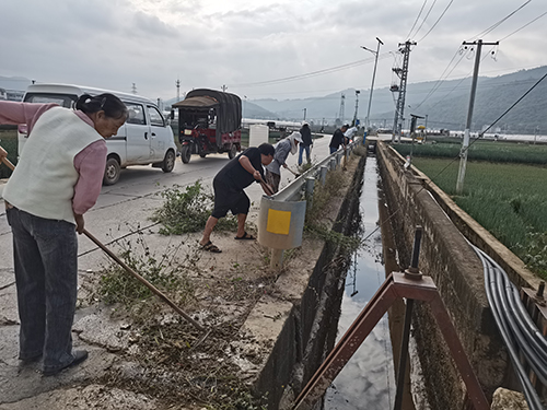 【3版下】(通海新闻)(配图)集中清河守护水清岸绿(分离图)原图.jpg 【3版下】(通海新闻)(配图)集中清河守护水清岸绿(分离图)原图.jpg