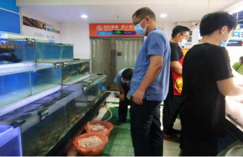 玉溪市开展“蟹卡”等时令商品经营行为专项整治活动_(1)215.png