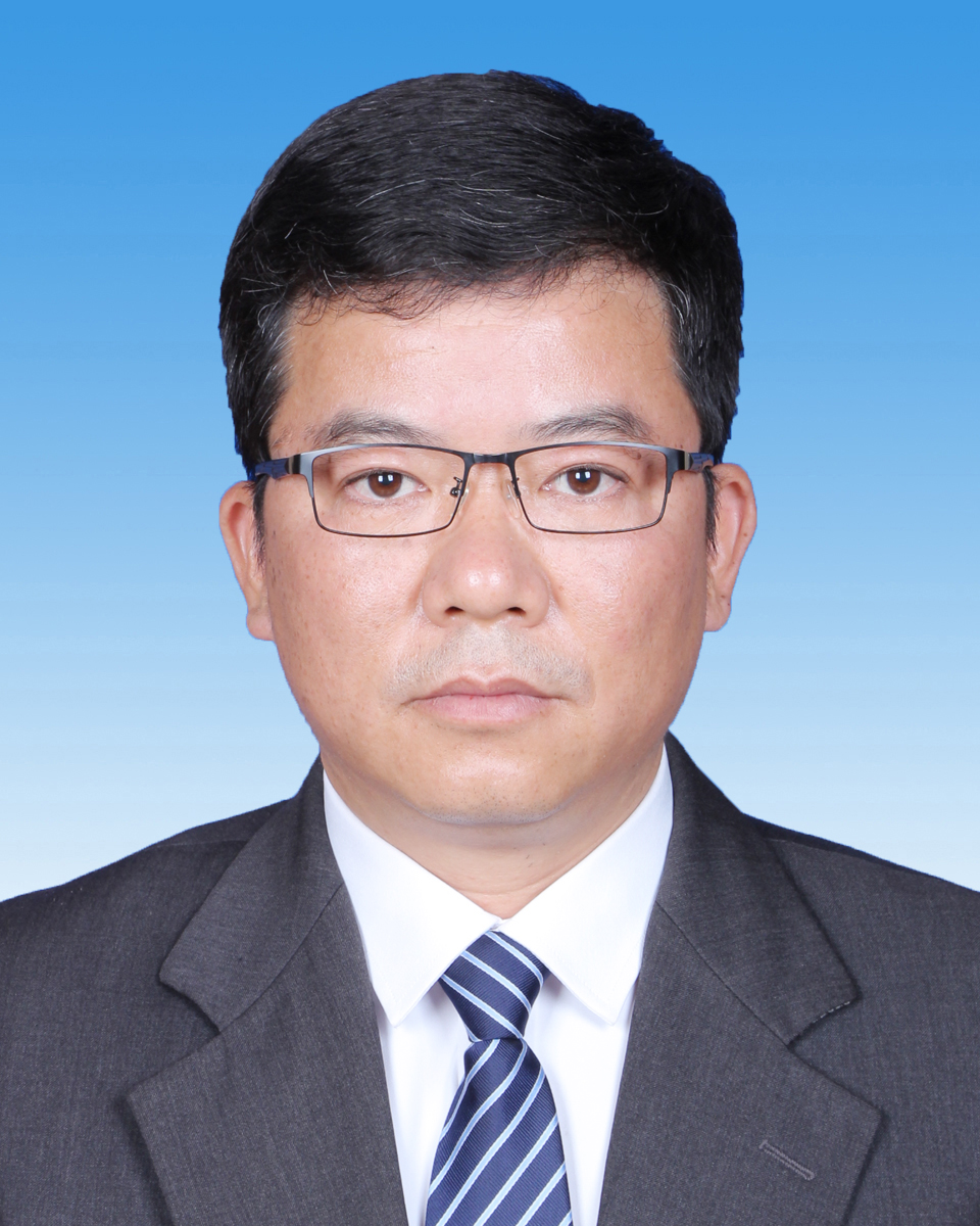 代春强（蓝白底）.jpg
