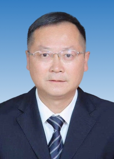 玉溪市教育体育局党组成员、总督学 黄云鹏_单张证件照.jpg