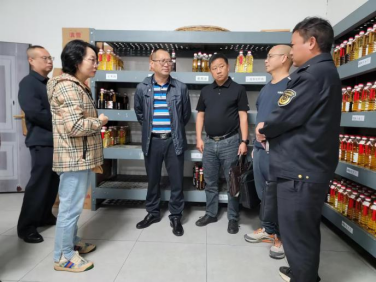 市政府食品安全办主任、市市场监管局局长赵琦同志率队检查时强调：坚决守护好校园食品安全164.png