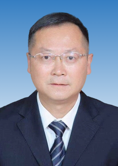 玉溪市教育体育局党组成员、总督学 黄云鹏_单张证件照.png