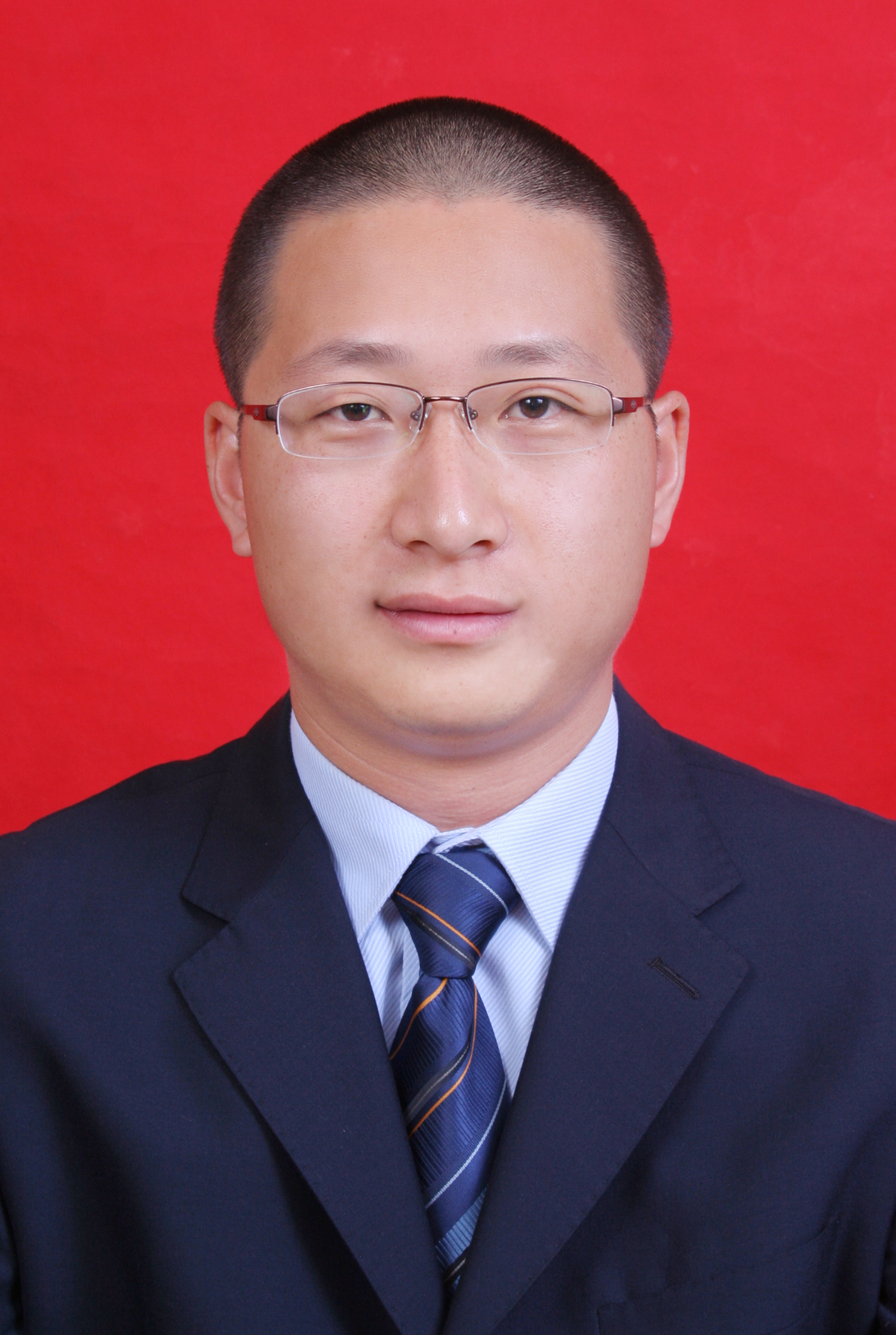 李谨.jpg