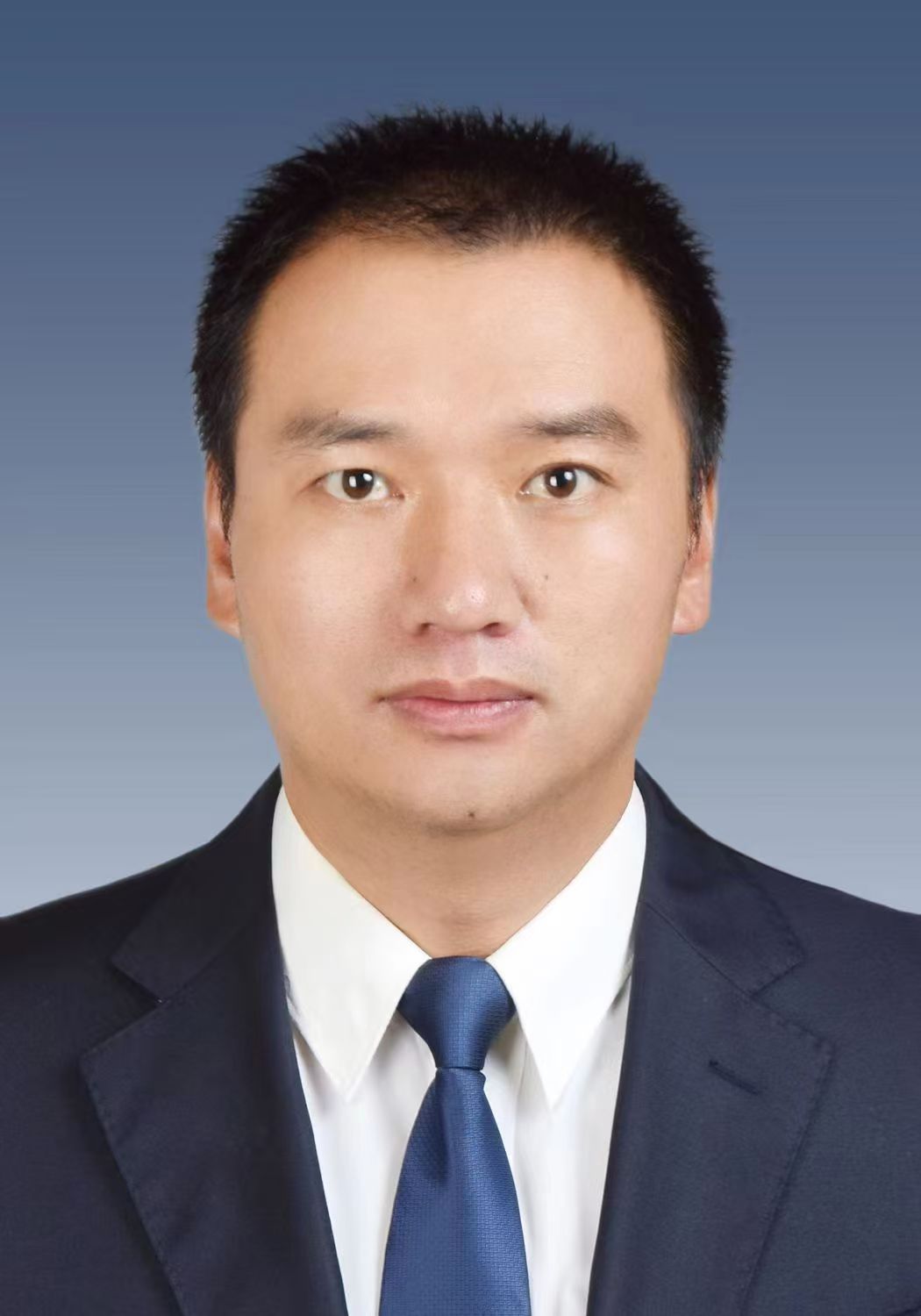 杨斌.jpg