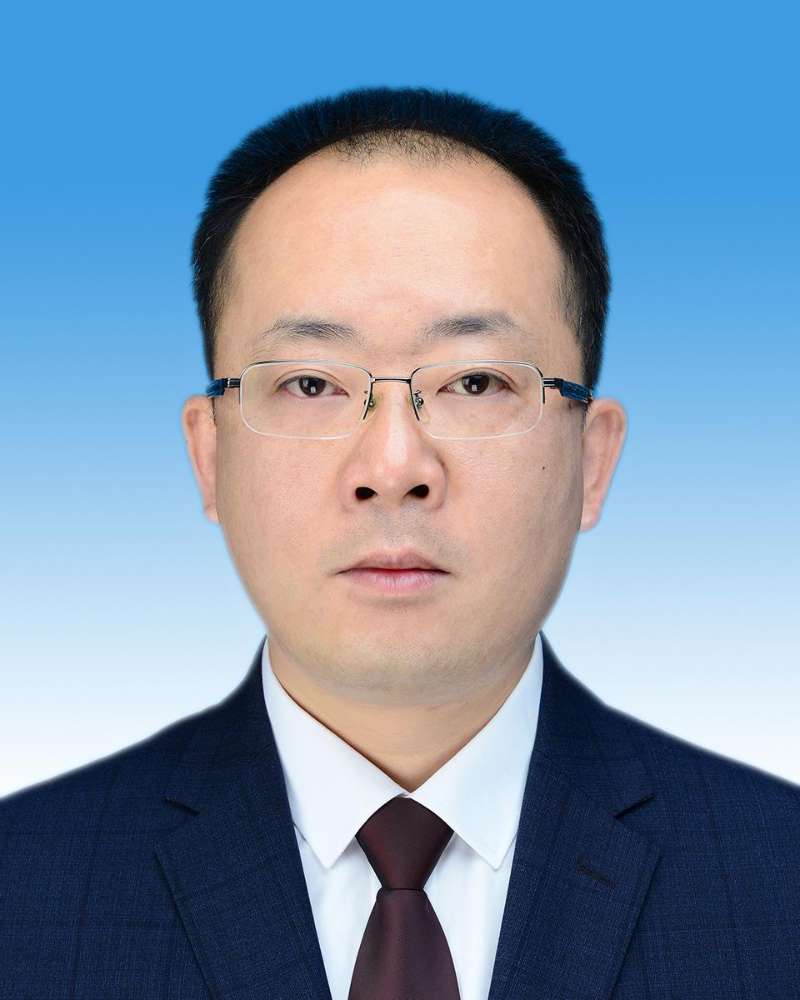 局长照片.jpg 局长照片.jpg